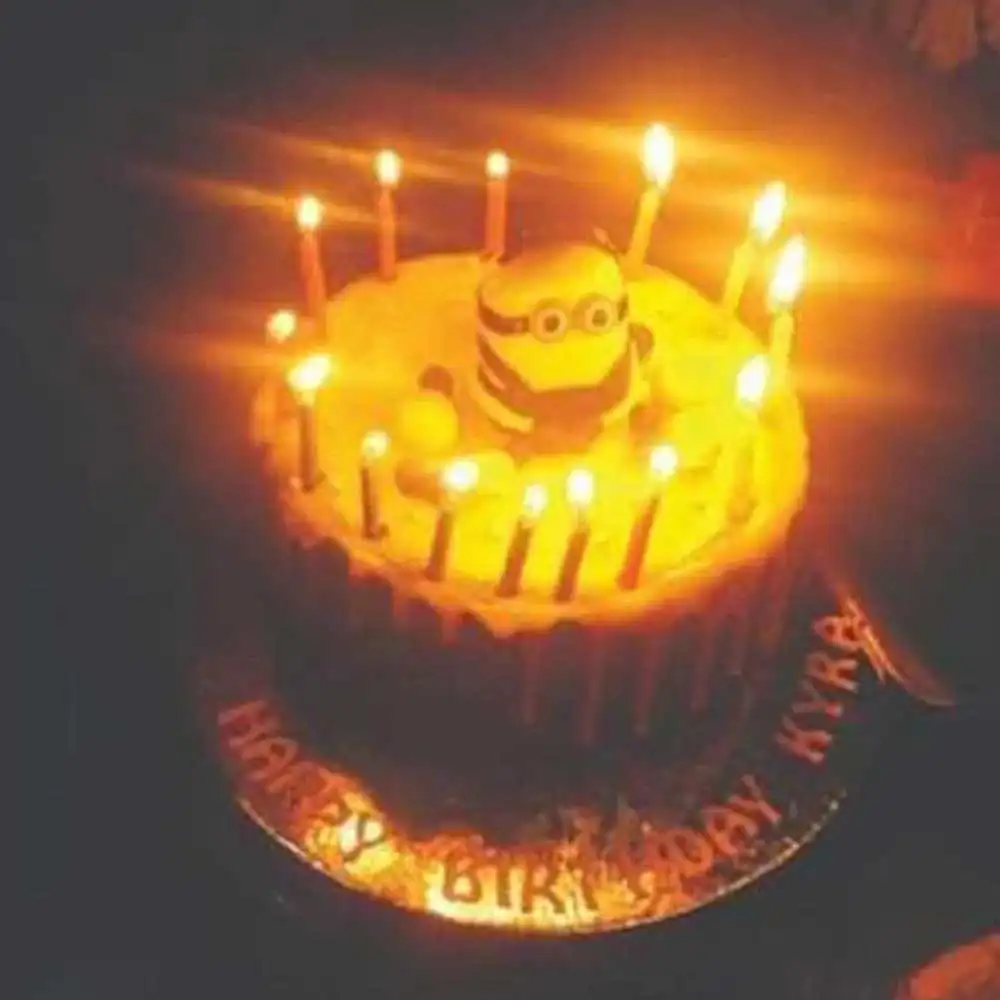 Minion Themed cake